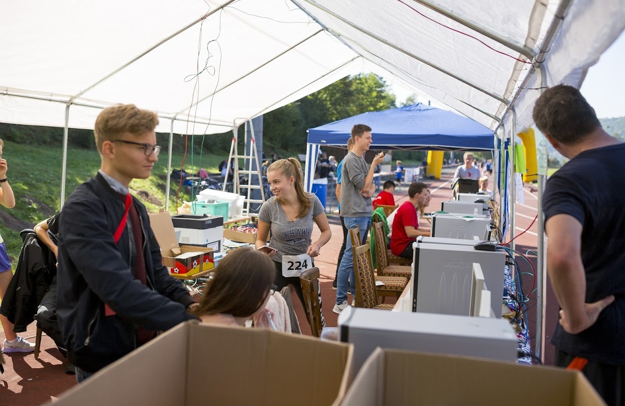 Bild vom 9. Benefizlauf im Jahr 2016. Dies ist das 131. Bild.